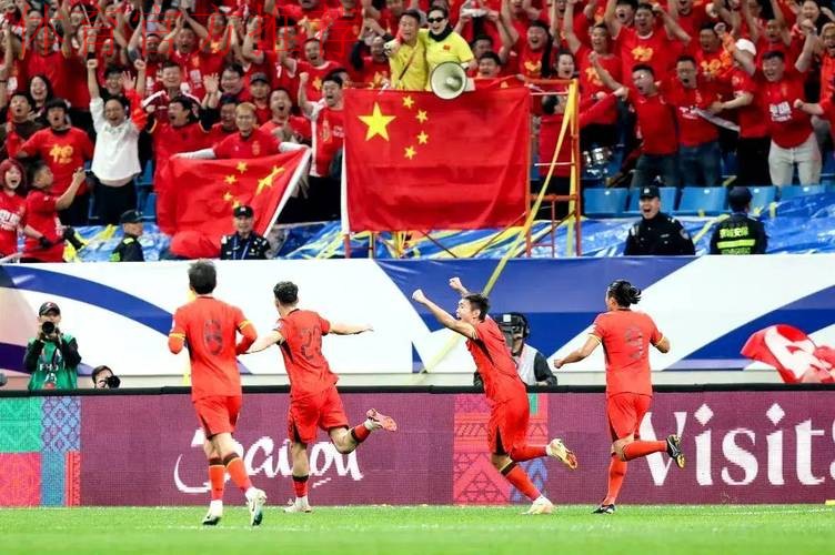 中国2:1力克印尼 18强赛首次取得胜利 中国2:1力克印尼 18强赛首次取得胜利